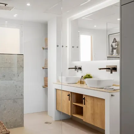 Sunny Getaway With Pool In - Ref M54 Appartamento
